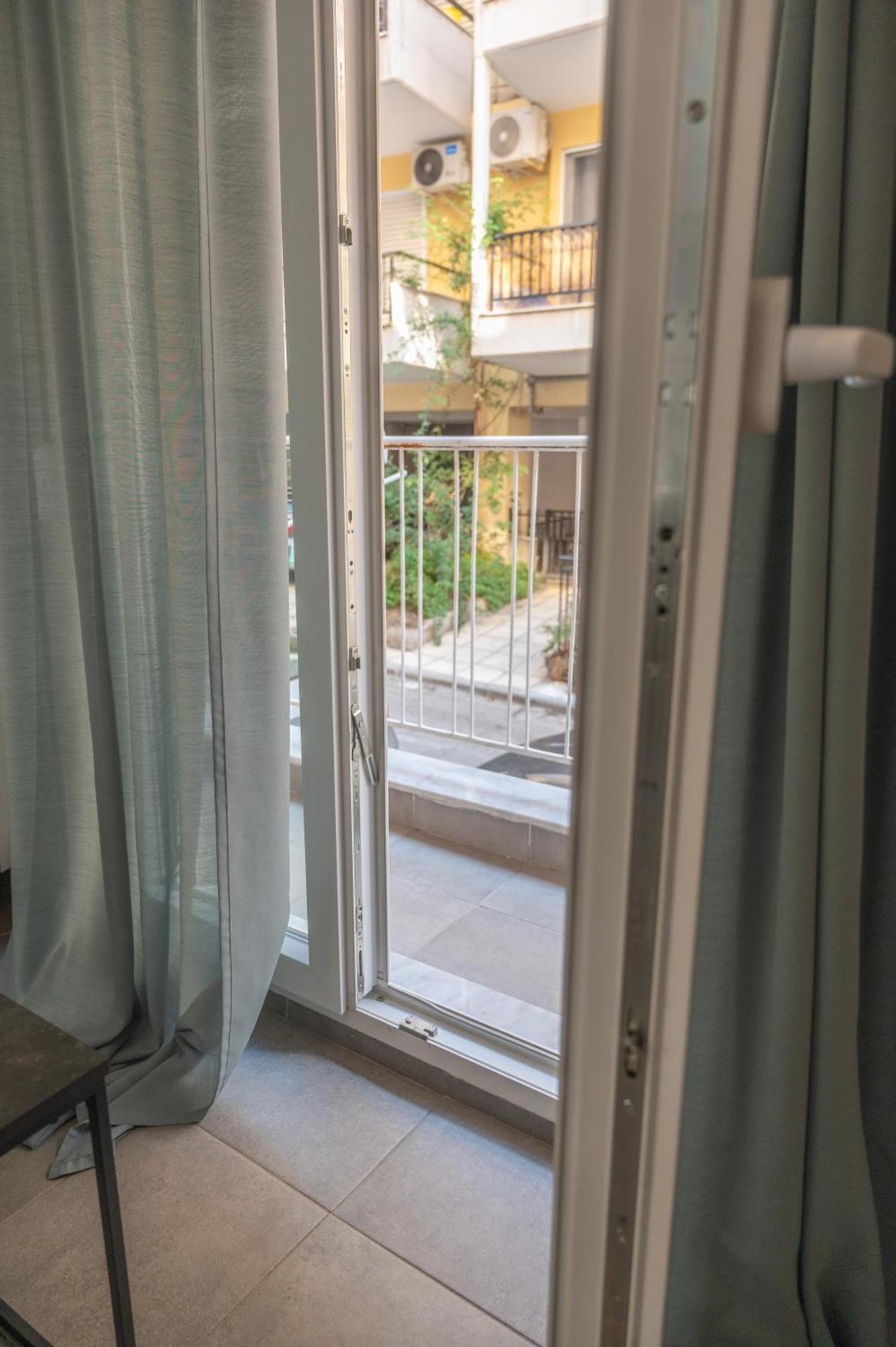 Niso Thessaloniki Hospitality Apartments Екстер'єр фото
