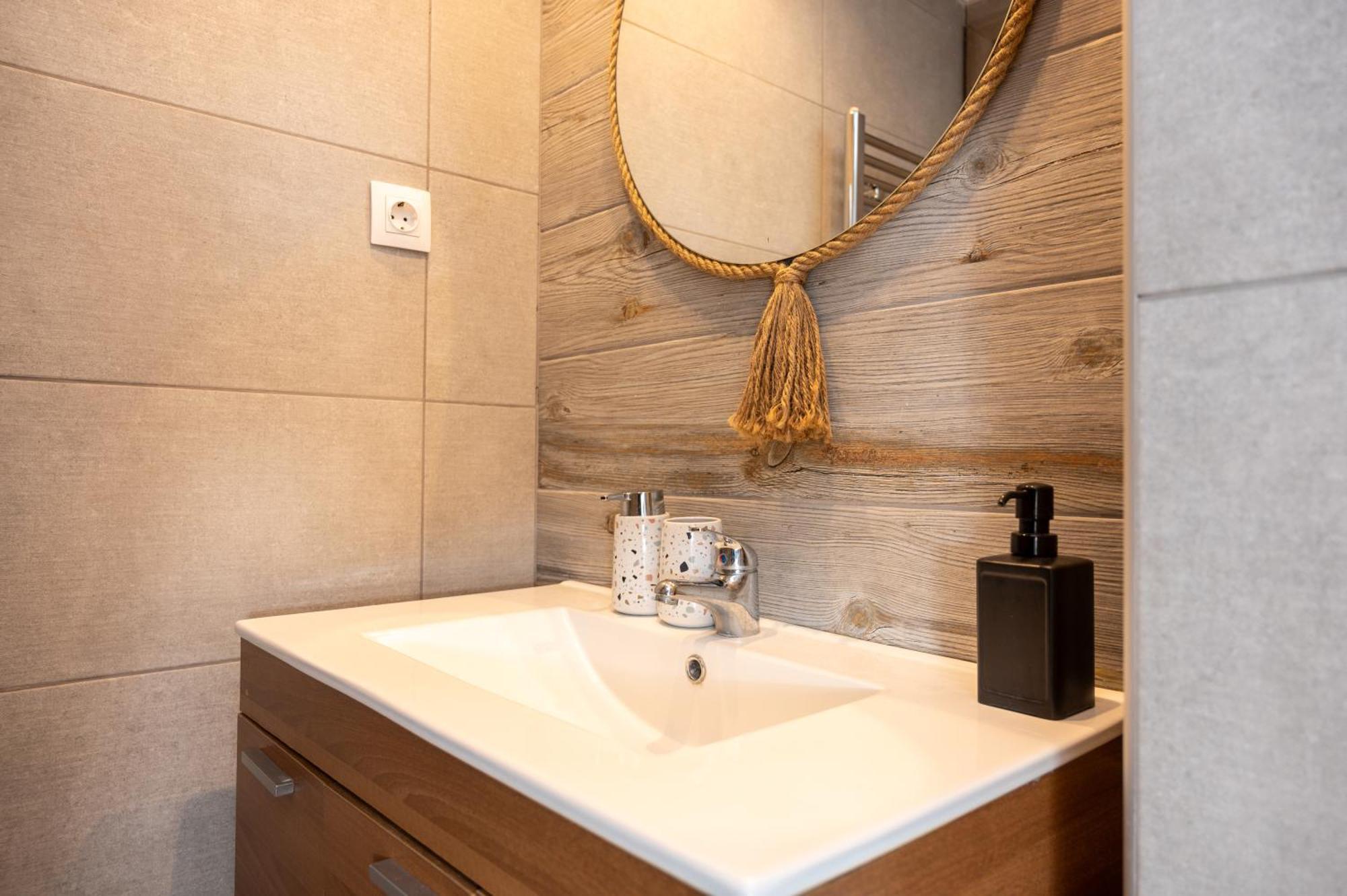 Niso Thessaloniki Hospitality Apartments Екстер'єр фото